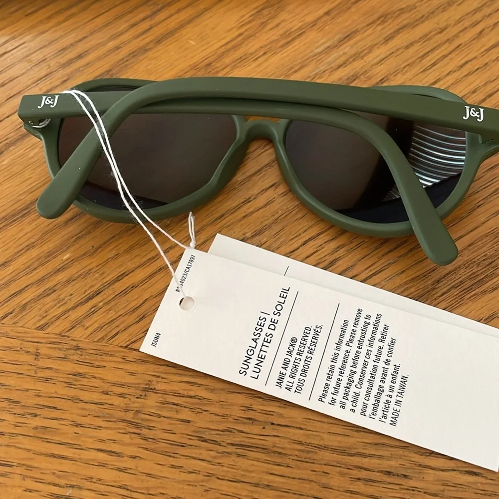 Janie & Jack Evergreen Sunglasses Ages 4 and Up NWT - Picture 2 of 3